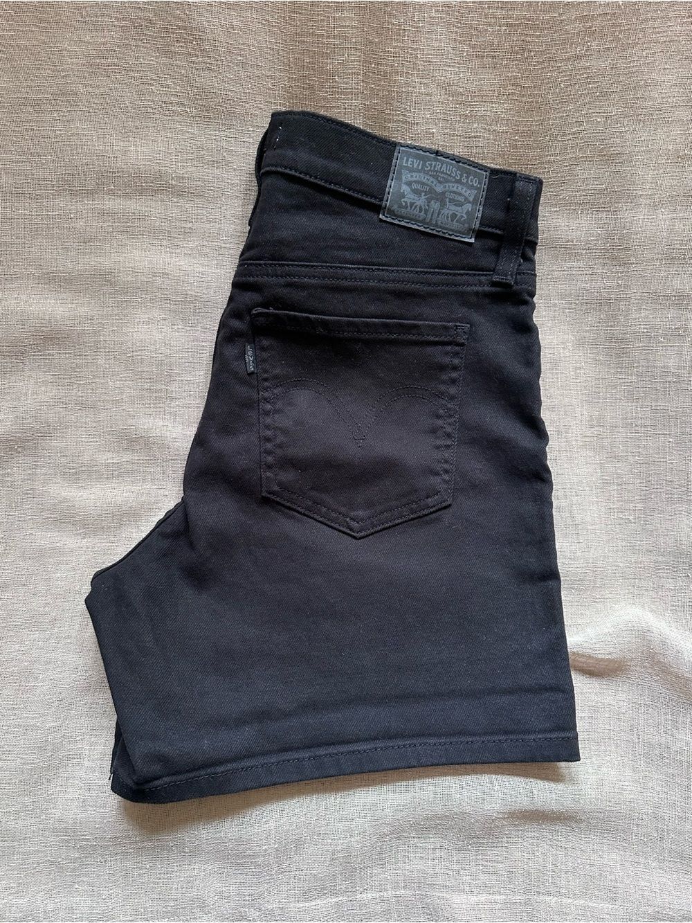 Levi's Black Mid Length Shorts 30
